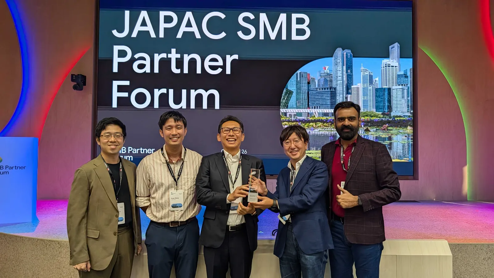 Cloud Ace team with the Market Activation Icon of the Year trophy at the Google JAPAC SMB Partner Forum 2026
